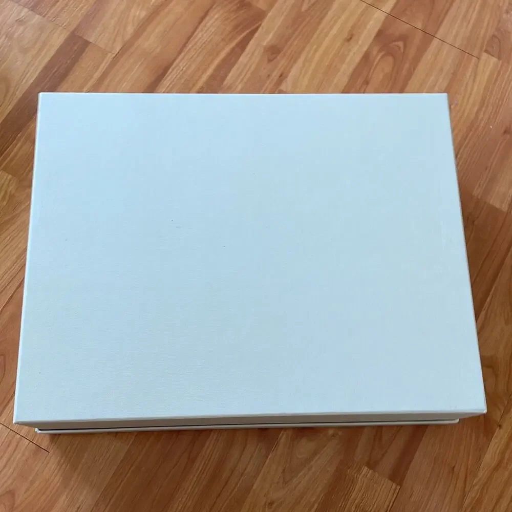 M.Gemi‎ empty hard box